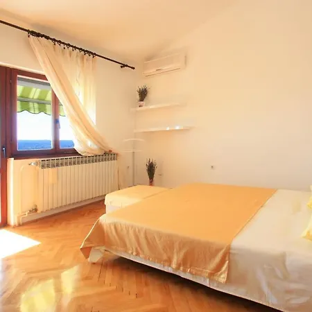 Apartment Ljiljanka 1 *